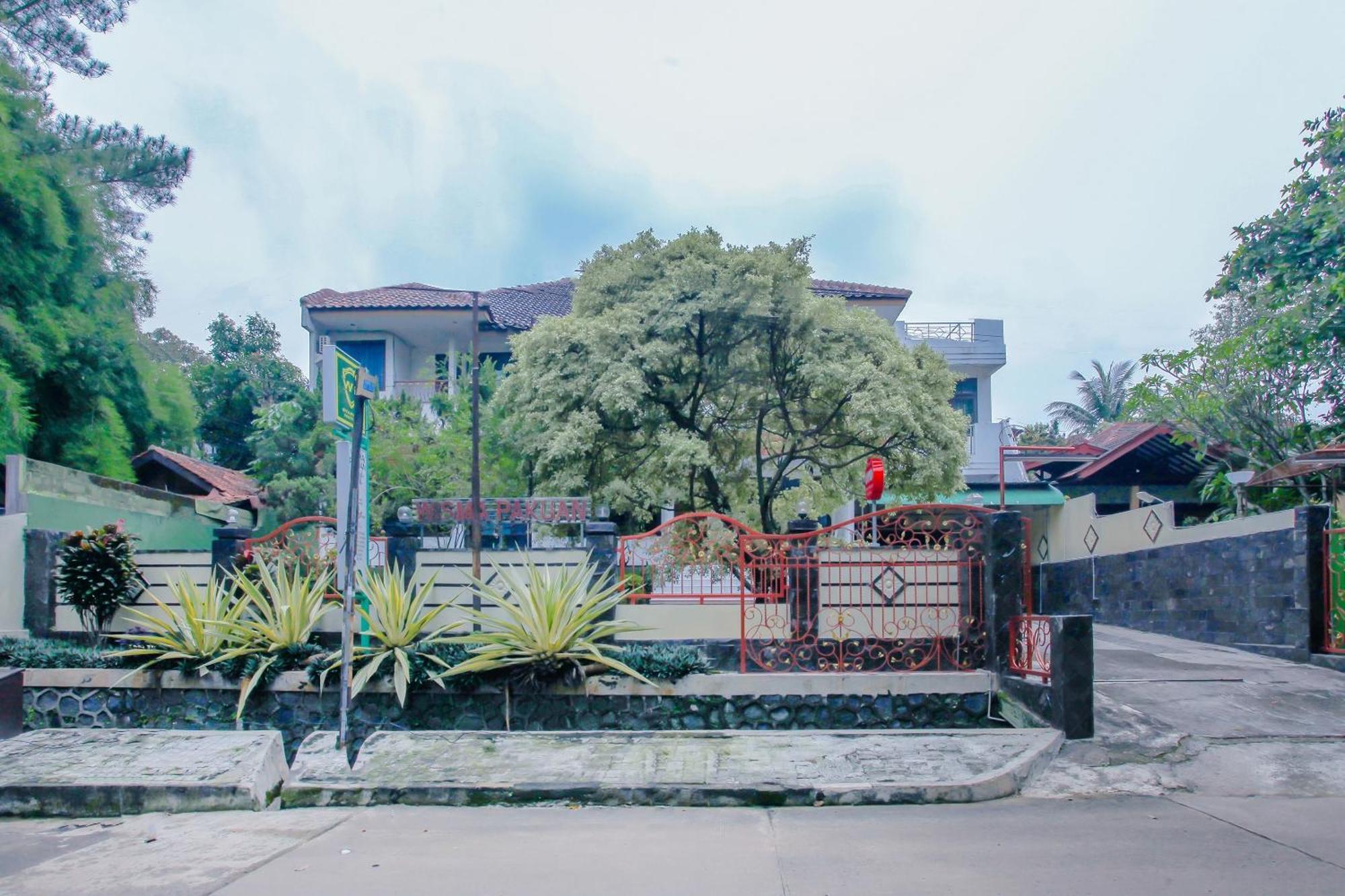Oyo Life 90091 Wisma Pakuan Syariah Bogor Exterior foto